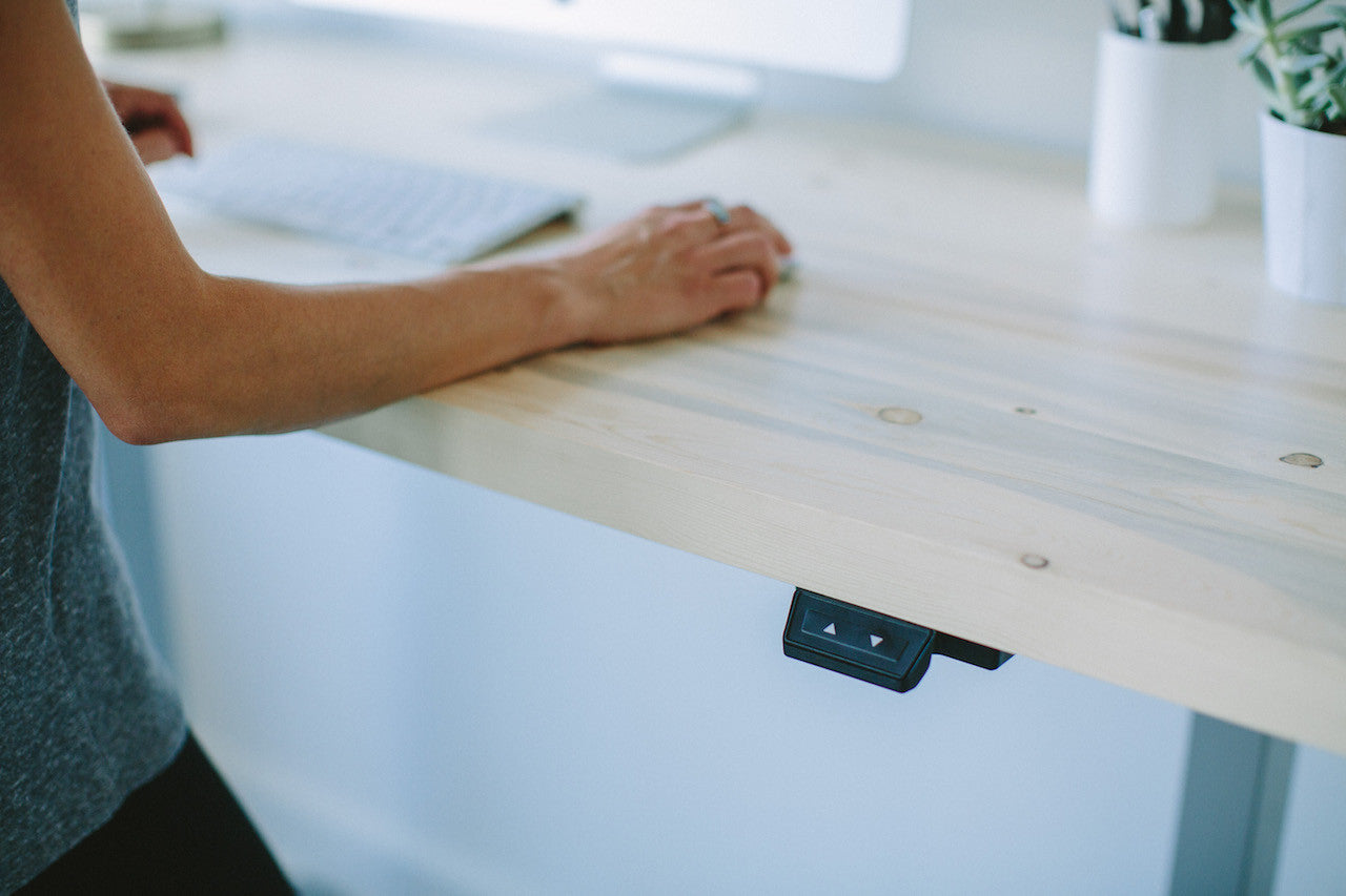 The Oxford Height-Adjustable Desk | Beetle Kill Pine