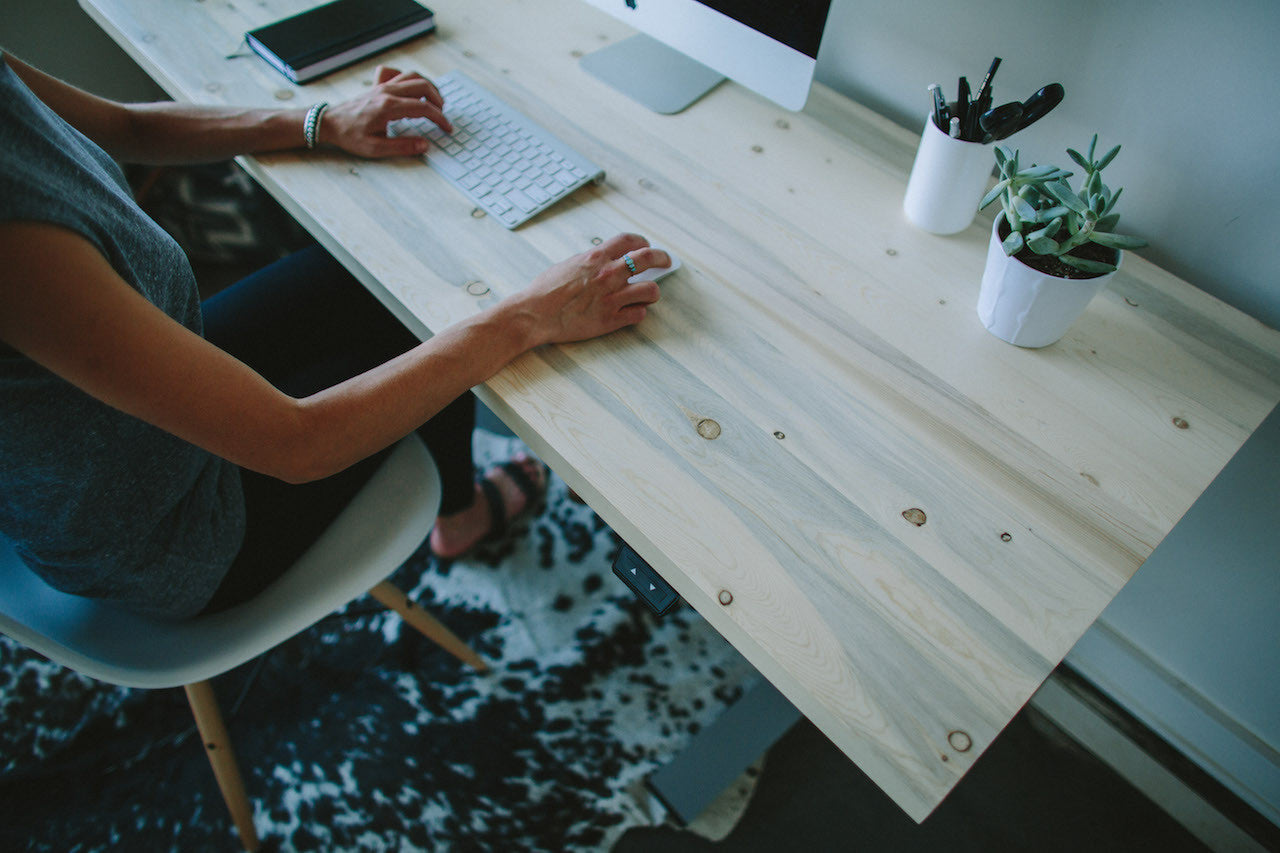 The Oxford Height-Adjustable Desk | Beetle Kill Pine